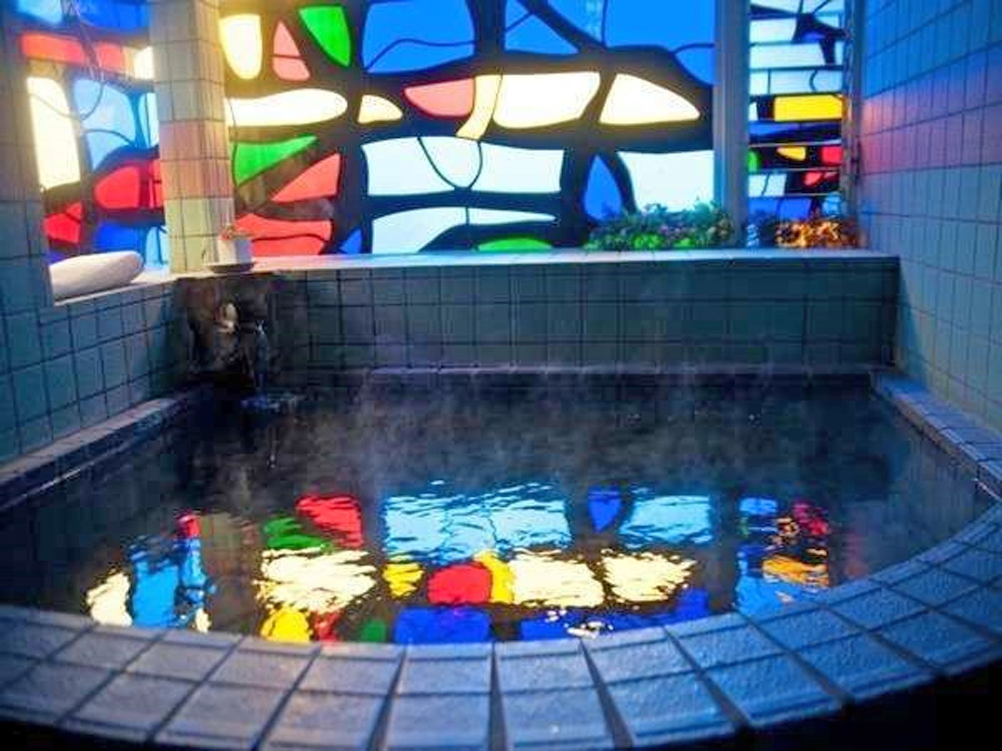 ホテル ペンション 百万本のバラ 下田市 エクステリア 写真