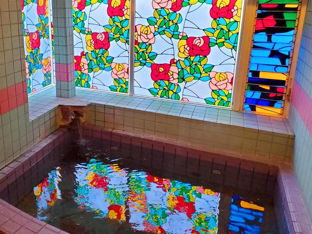 ホテル ペンション 百万本のバラ 下田市 エクステリア 写真